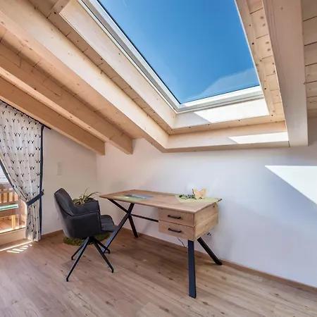 Susi Im Neubau * 法尔希特