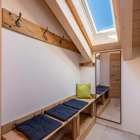 Susi Im Neubau 法尔希特